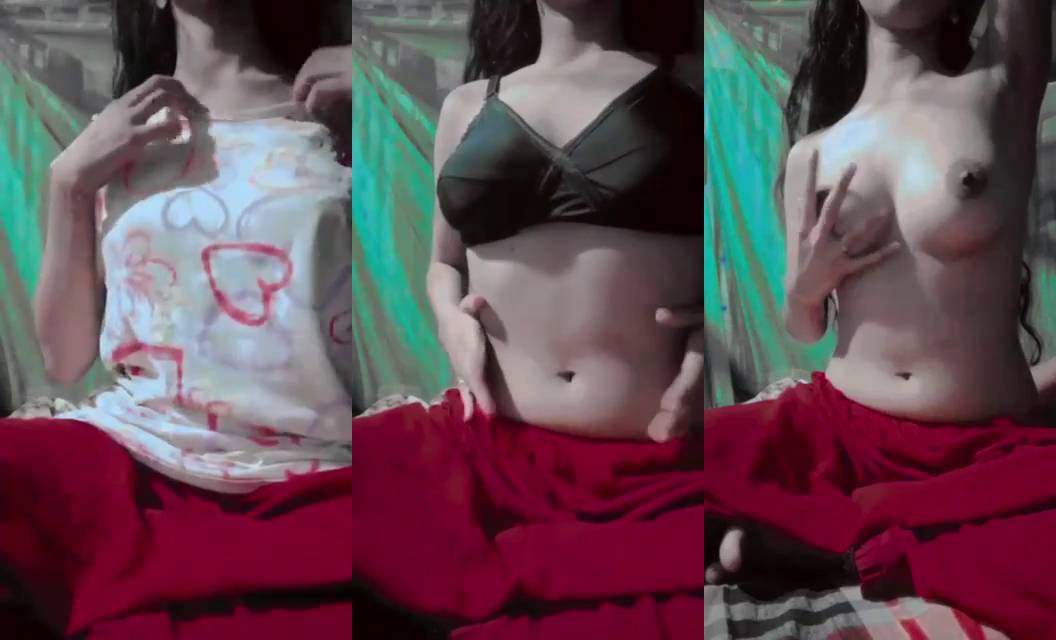 Desi Indian Teen Showing Her Small Boobs on Camera Viral Full Video